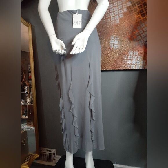 NWT Zara Ruffled Elegant Gray Women's Skirt - Picture 2 of 16